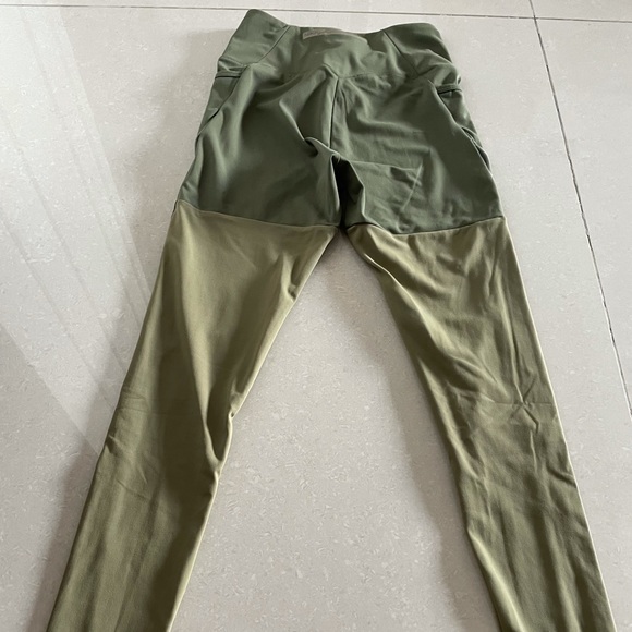 Nikki Blackketter Gymshark Dynamic Leggings Green - Picture 4 of 6